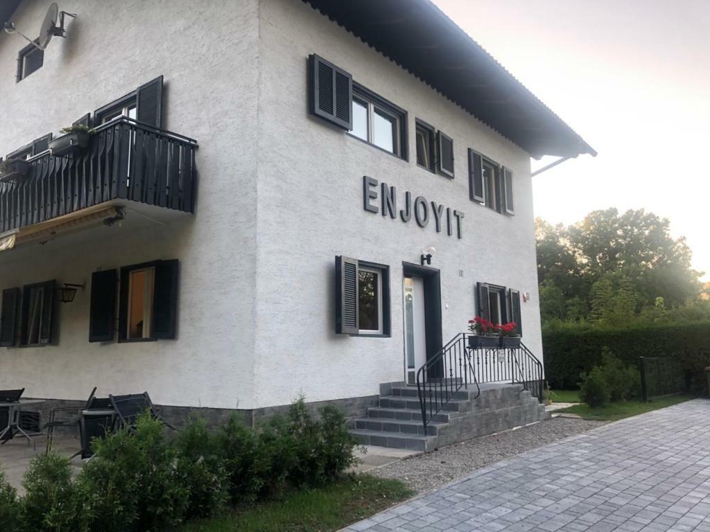 فندق Enjoyit Velden West Selpritsch المظهر الخارجي الصورة